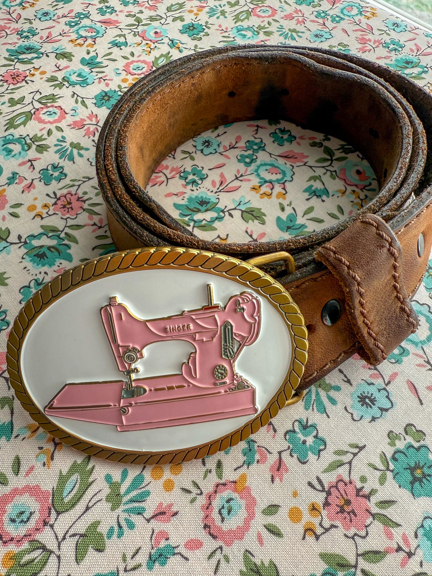 Vintage-Inspired Pink Featherweight Sewing Belt Buckle