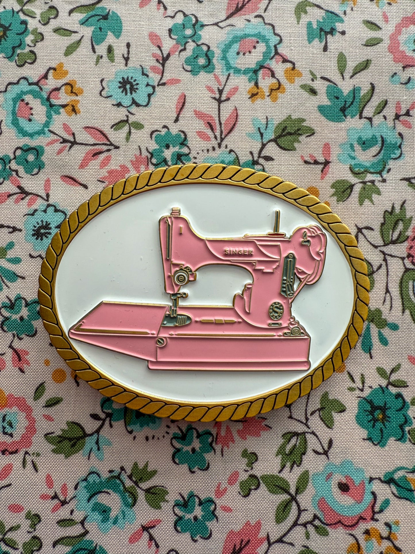 Vintage-Inspired Pink Featherweight Sewing Belt Buckle